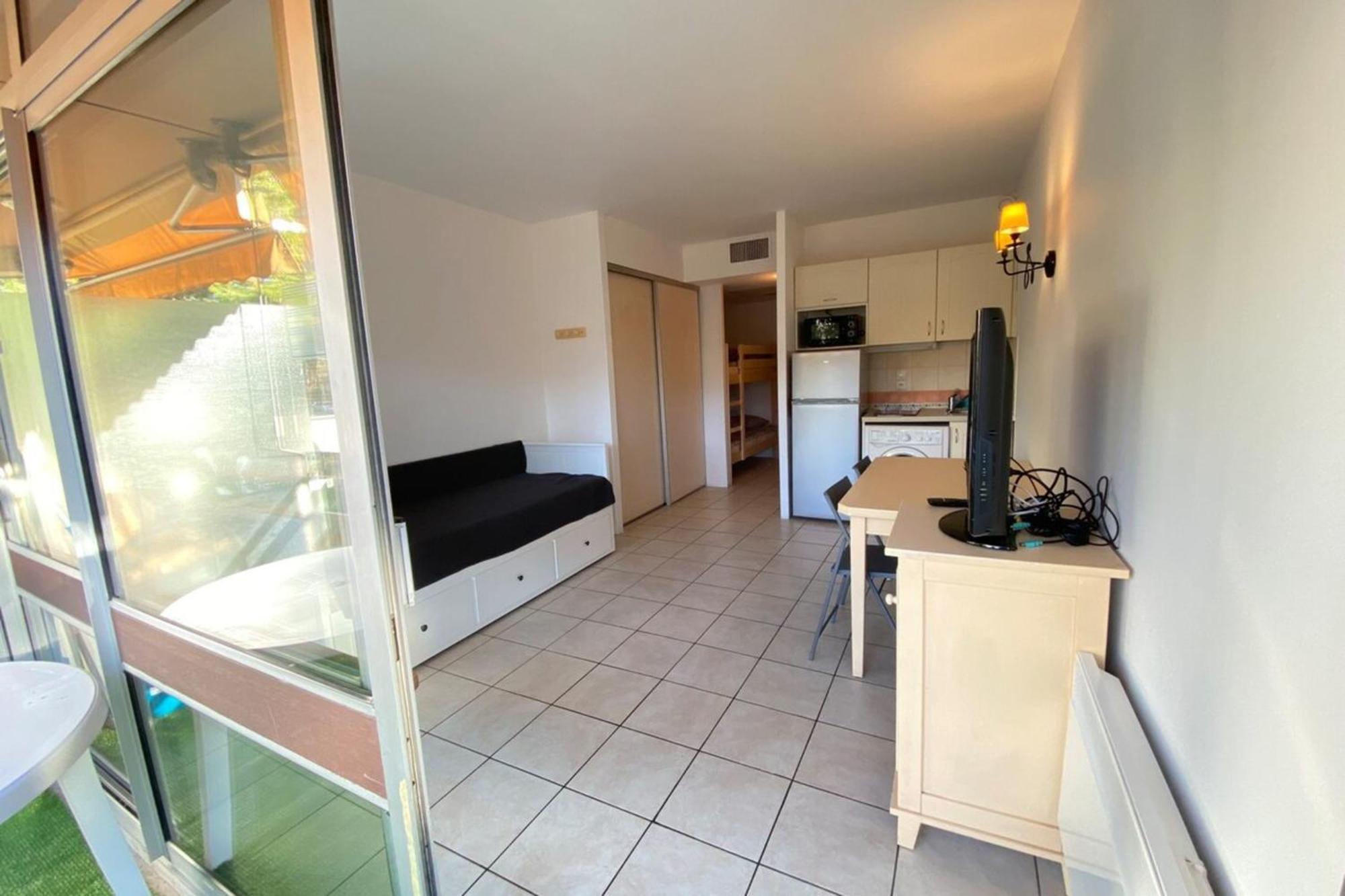 Apartment 06u - Beautiful In - Swimming Pool And Tennis Court Saint-Laurent-du-Var